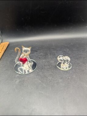 Lot Of 2 Glass Figurines On Small Mirrors Cat With Heart And Elephant.